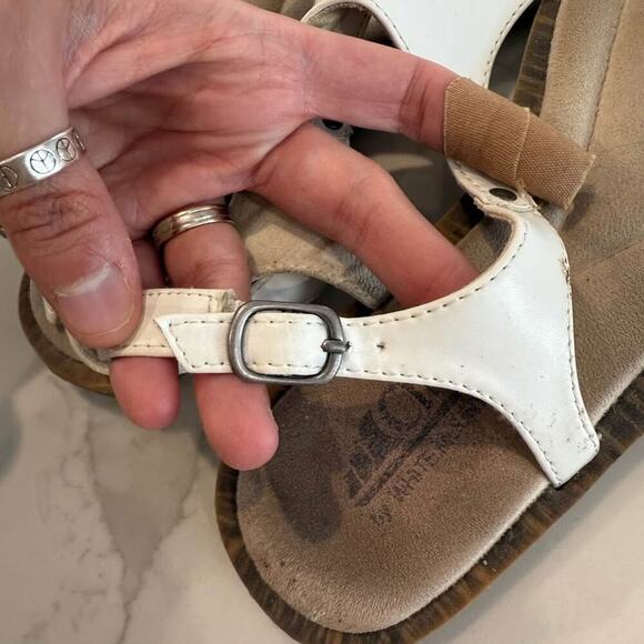 Cliffs By White Mountain Cushioned Slingback Thong Sandal Women’s Size 8M White - Picture 6 of 9